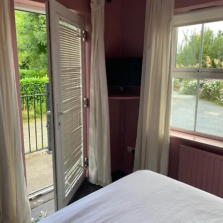 Boutique Private Entrance بيت ضيافة Clonbur